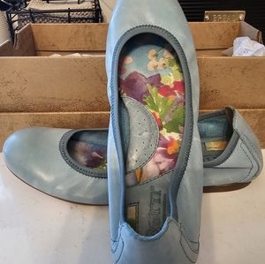BORN light blue leather flats. 6.5 very gently worn.